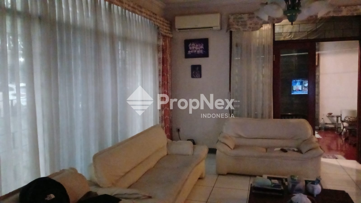 Jual Rumah Hook 2 Lantai di Kawasan Tulip Permai Estate — foto 3
